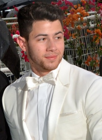 Nick Jonas, Chanteur
