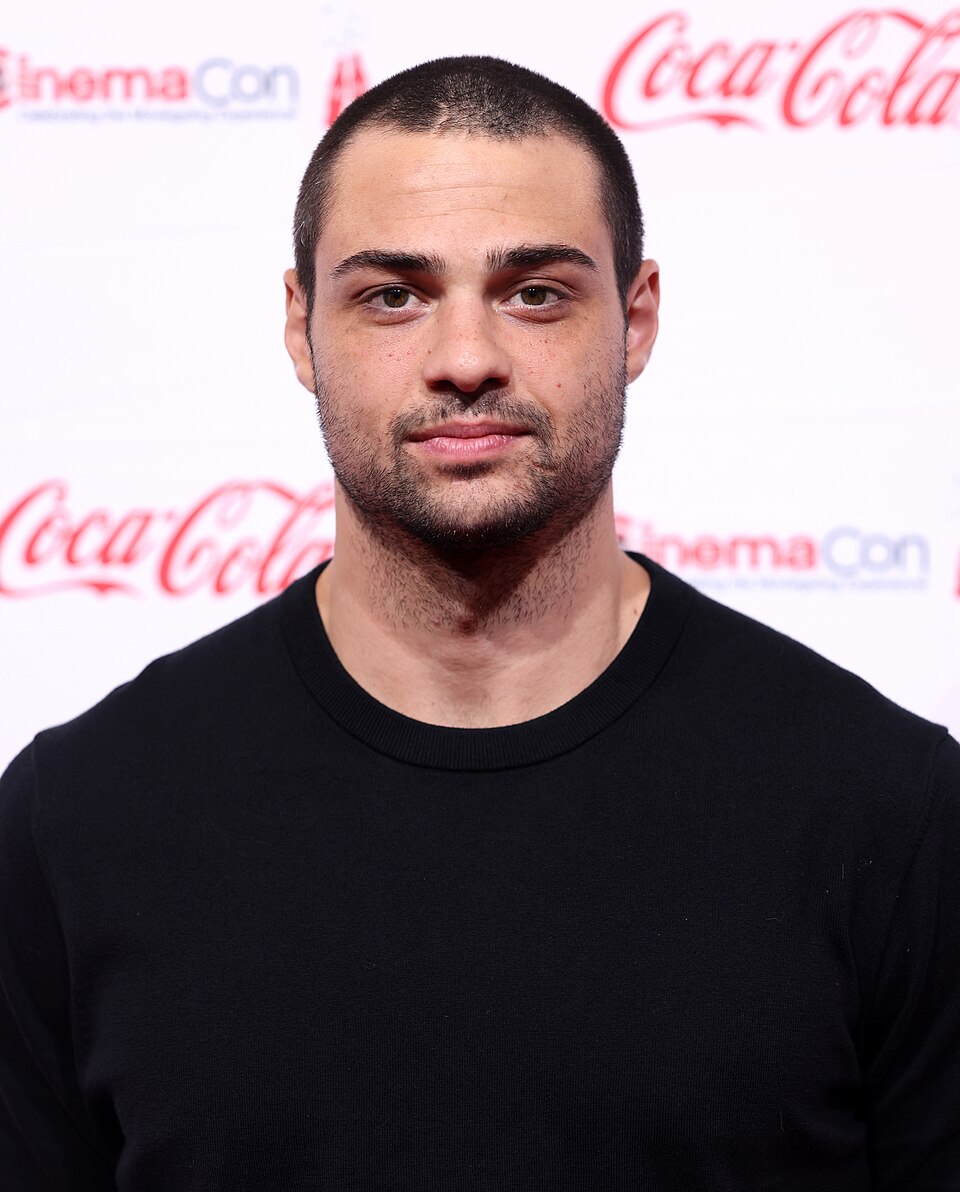 Noah Centineo, Acteur