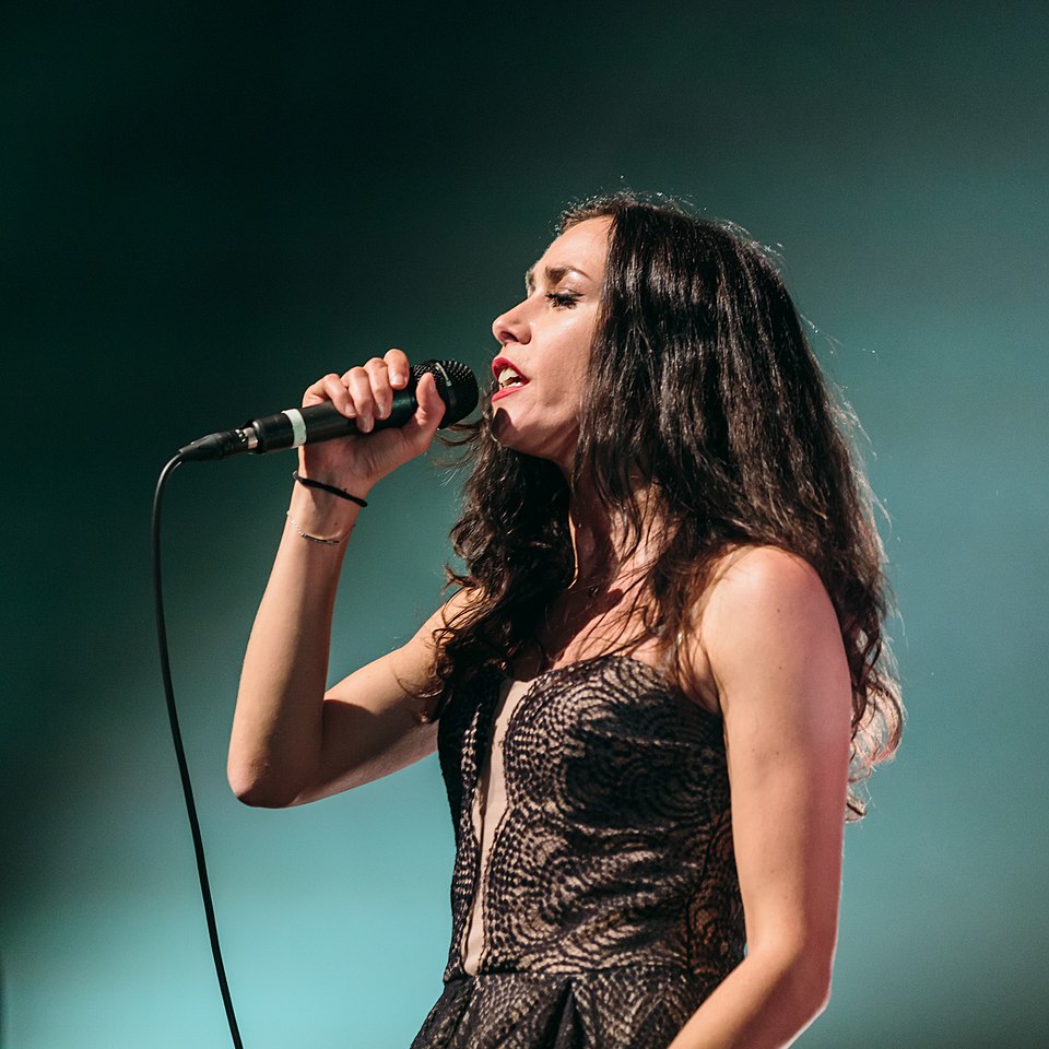 Olivia Ruiz, Chanteur