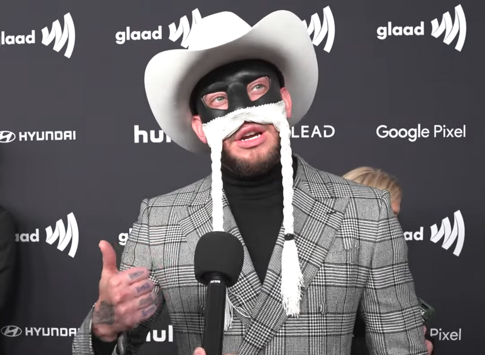 Orville Peck, Chanteur