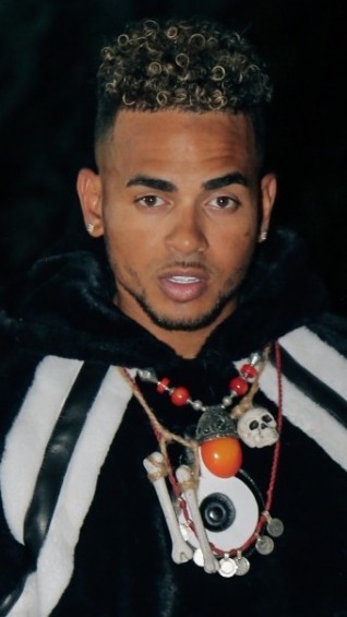 Ozuna, Chanteur