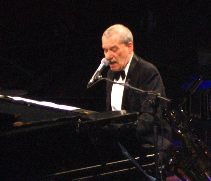 Paolo Conte, Chanteur