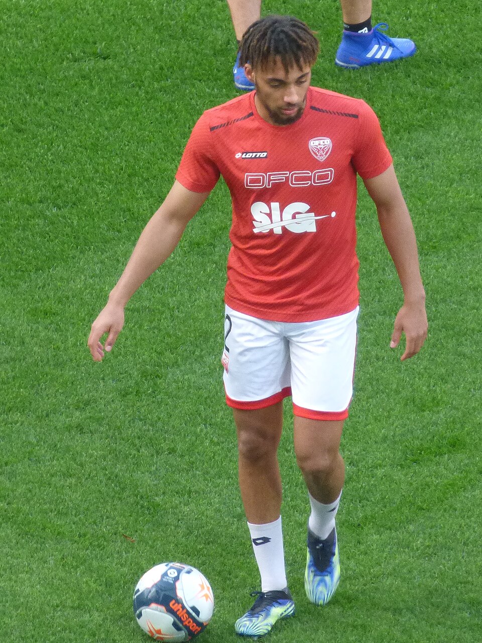 Sacha Boey, Footballeur