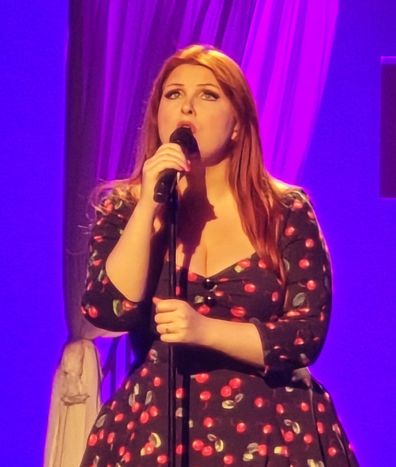 Sarah Schwab, Chanteur