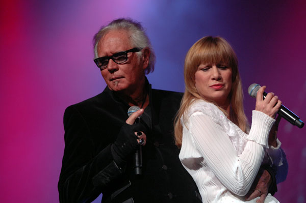 Stone, Chanteur