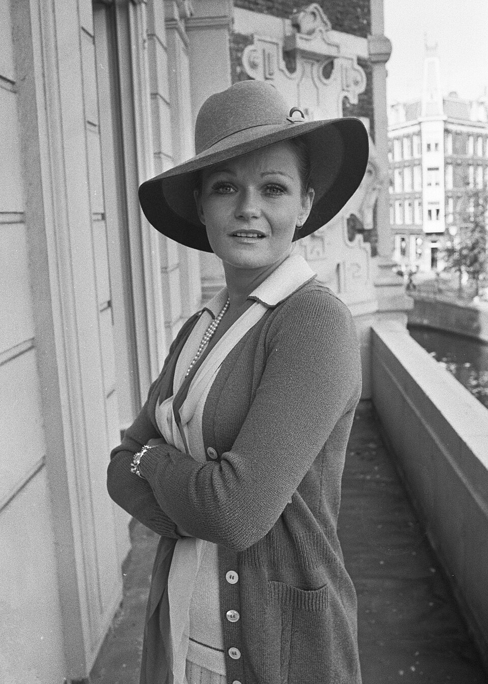 Valerie Perrine, Acteur