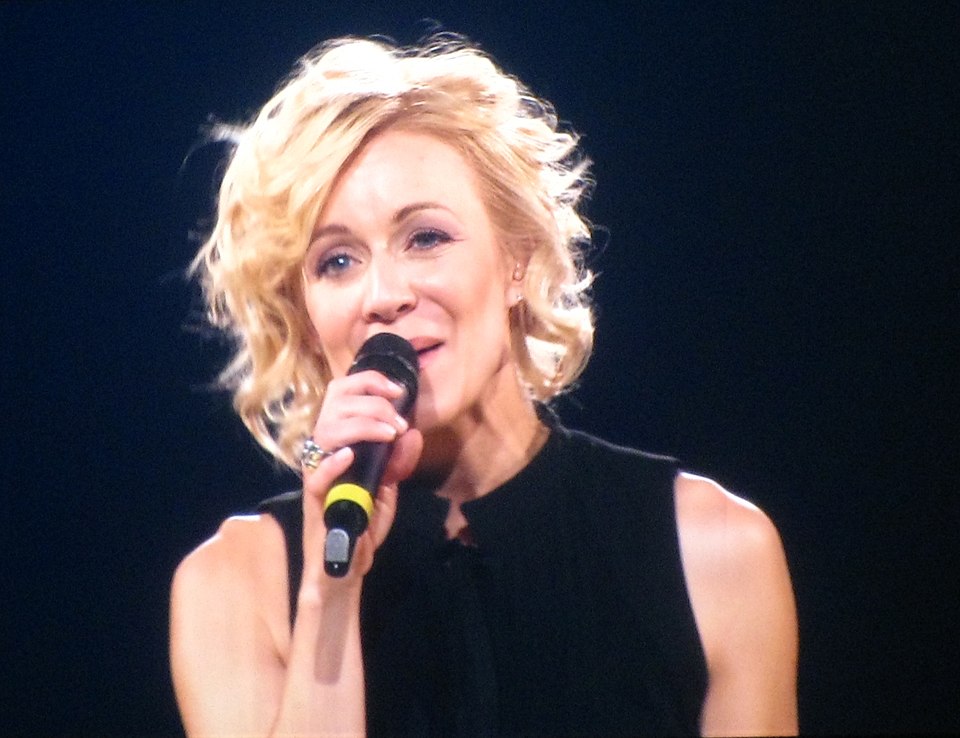 Véronic DiCaire, Chanteur