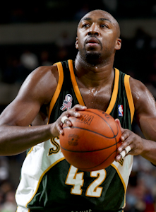 Vin Baker, Basketteur