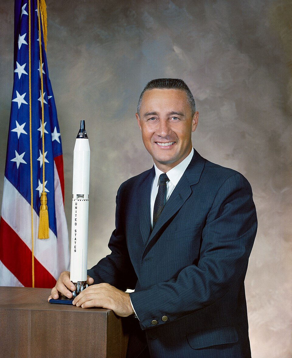 Virgil Grissom, Pilote