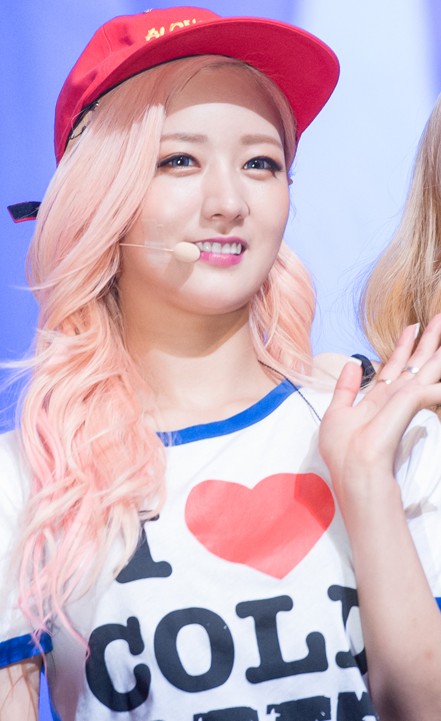 Yoon Bo-mi, Chanteur