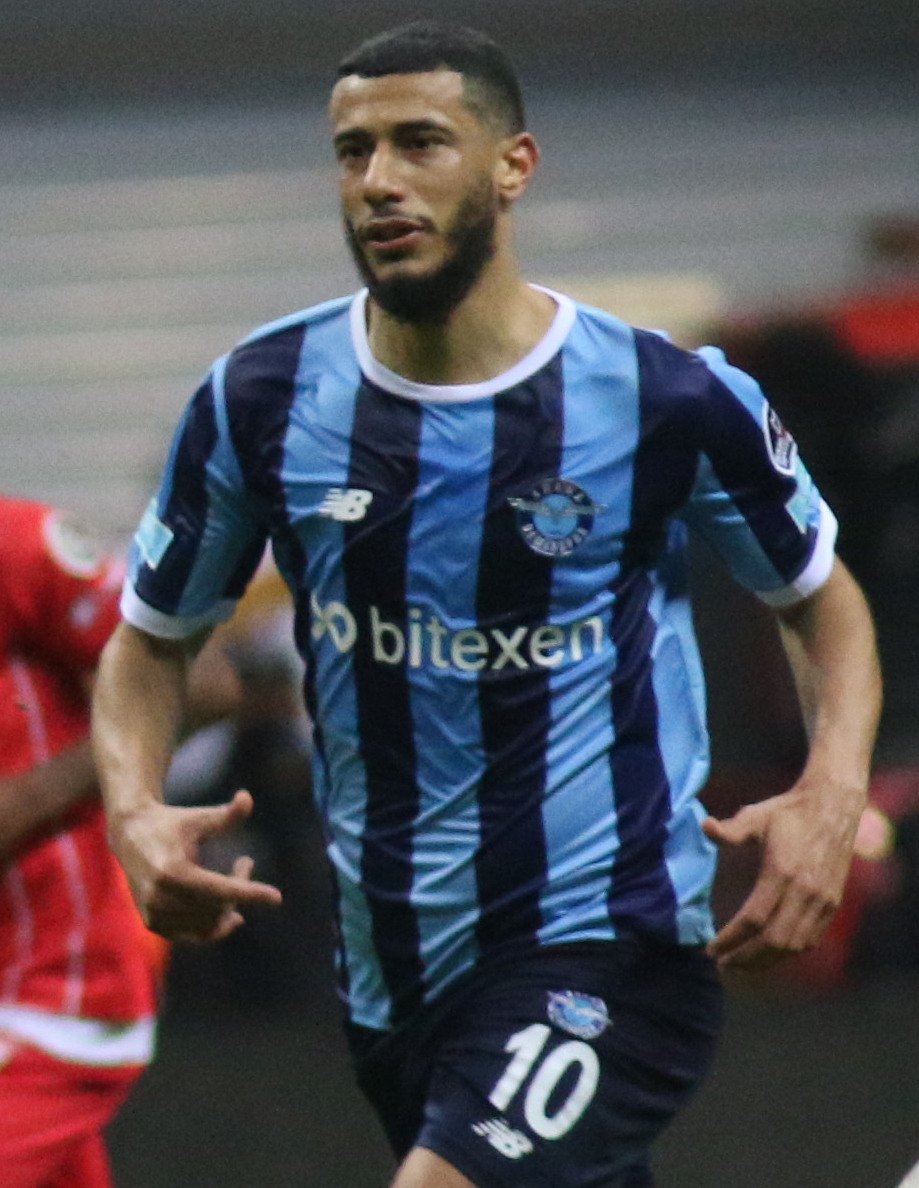 Younès Belhanda, Footballeur