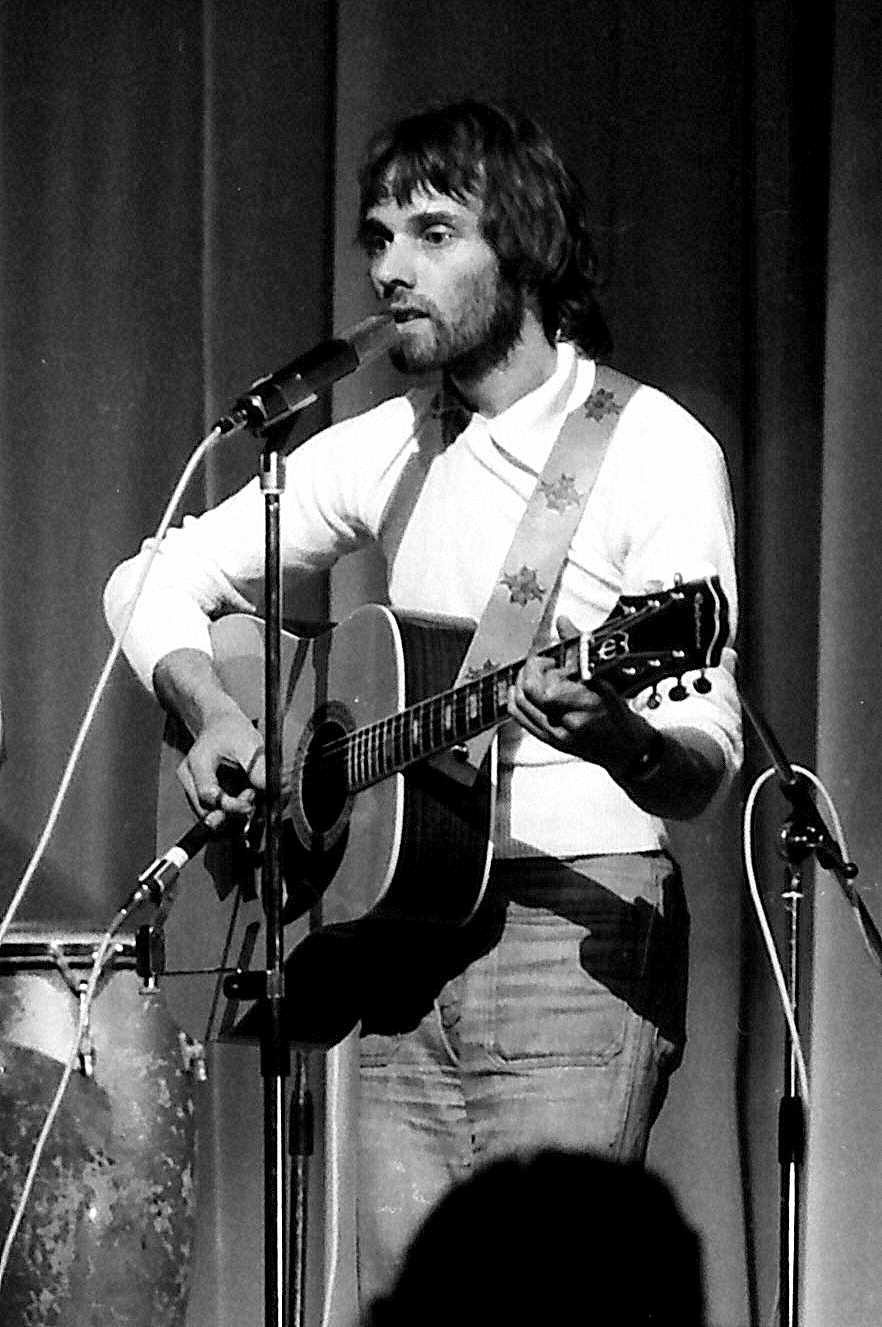 Yves Simon, Chanteur