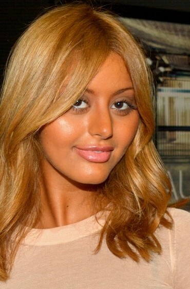 Zahia Dehar, Mannequin