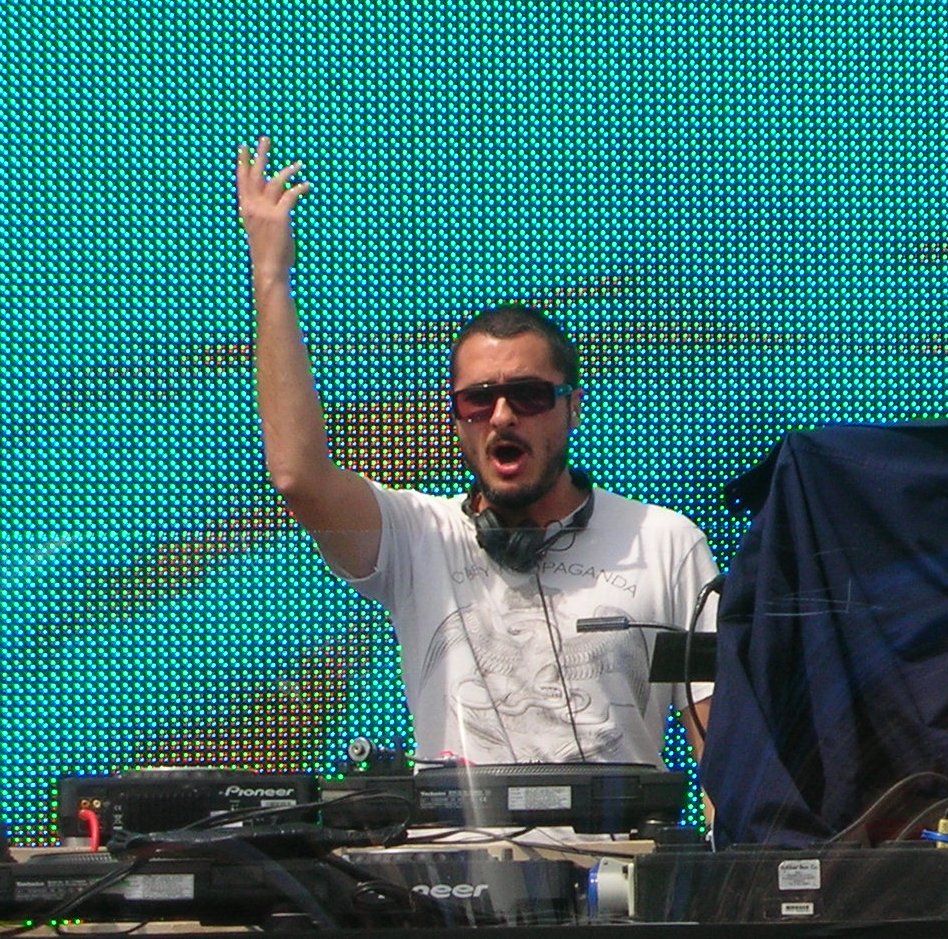Zane Lowe, Animateur radio